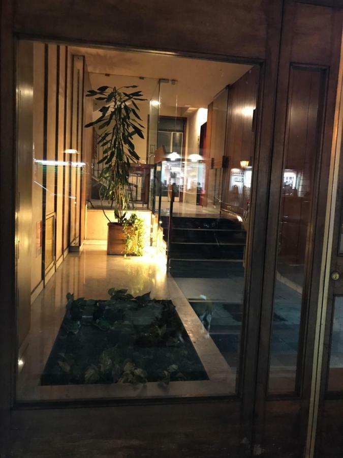 70'S Luxury Cavour Apartment Бари Екстериор снимка
